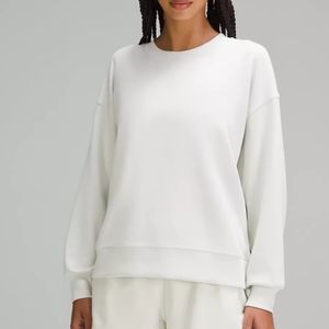 [NWT] Lululemon Softstreme Crewneck Pullover color: Bone Size 8 🤍